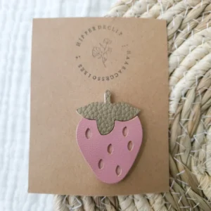 Haarspeldje aardbei | donkerroze