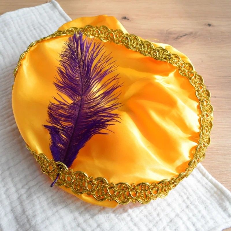 Pietenmuts met naam satijn | geel